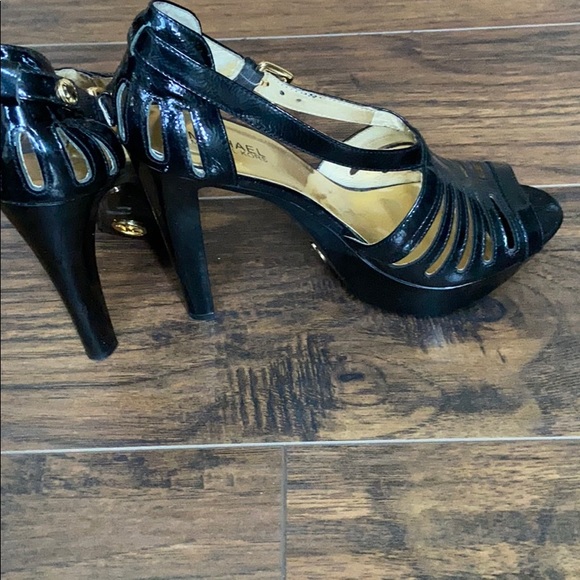 Michael Kors Strappy buckle platform heels - Picture 2 of 6